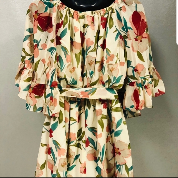 #21 🦋🆕️🆕️ SUPER CUTE Romper w/ tie belt‼😍 - Picture 3 of 3